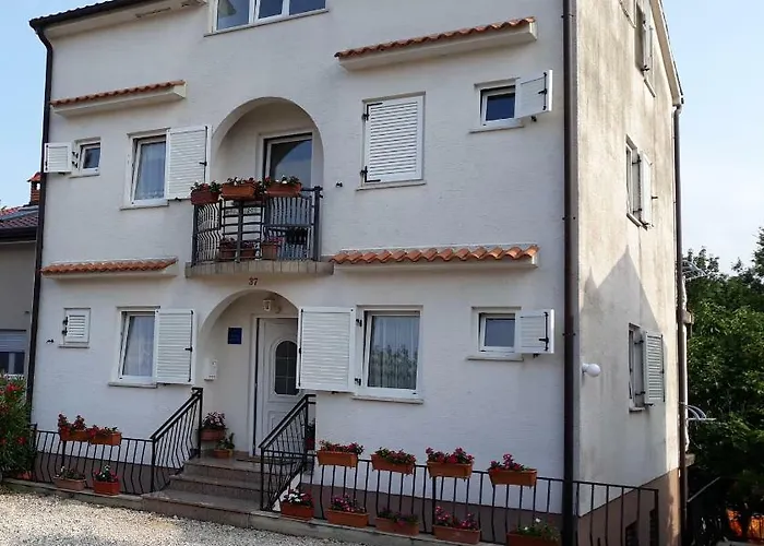 Apartments Mali Maj, Punta 37, Brkljacic